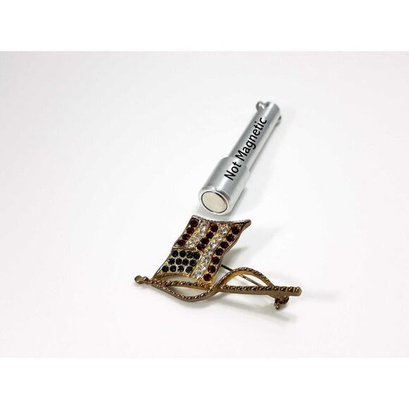 USA Flag Rhinestone Brooch Gold Tone Red White Blue Patriotic Vintage Pin - Picture 5 of 10